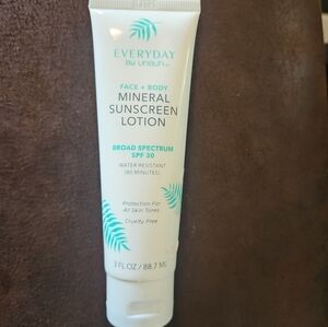 Everday by UNSUN Face & Body Mineral Sunscreen Lotion SPF 30 - 3 fl oz - jan25